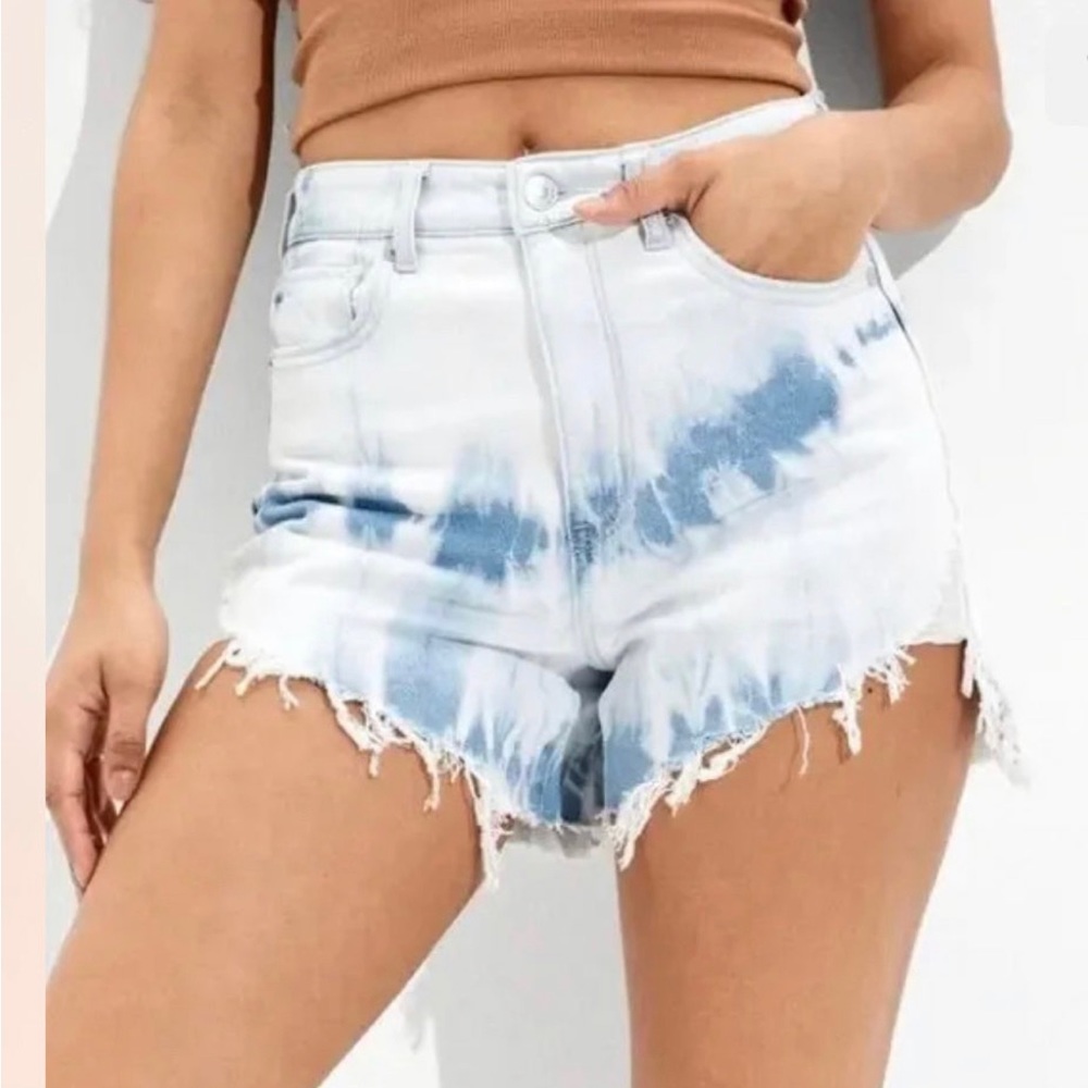 American Eagle Women's Highest Rise Mom Shorts Light Wash Tie Dye size 6 NWT